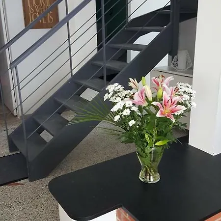 De Standing En Bord De 빌라 *